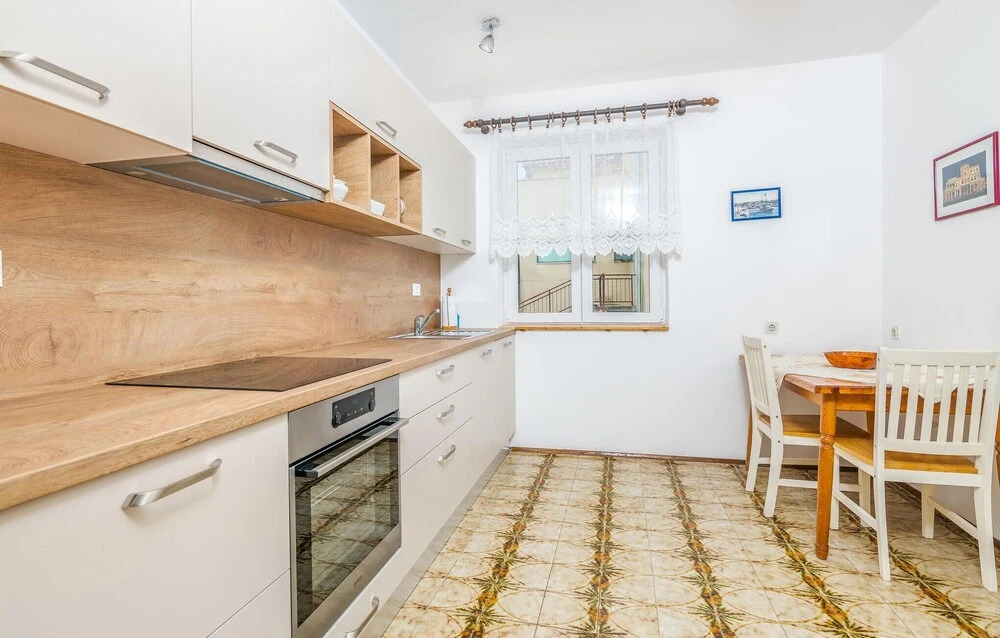 Awesome Apartment in Mali Losinj With Wifi and 3 Bedrooms