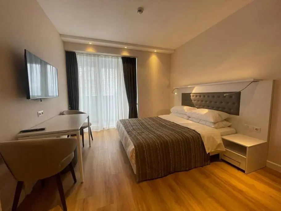 Leo Group Luxury Apartment 2426 Alliance Palace