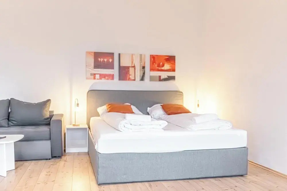 Ideal Group Stay 2 Apartments With WiFi