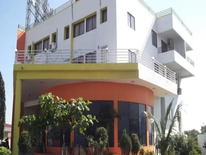 Kailash lodging