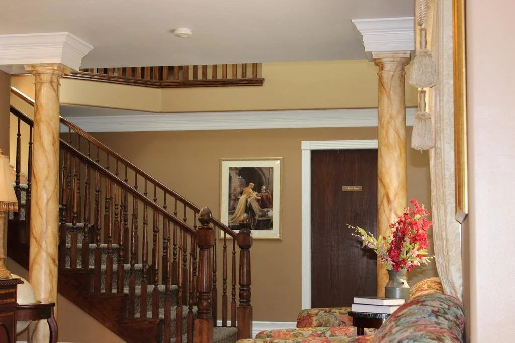 Castle Creek Inn