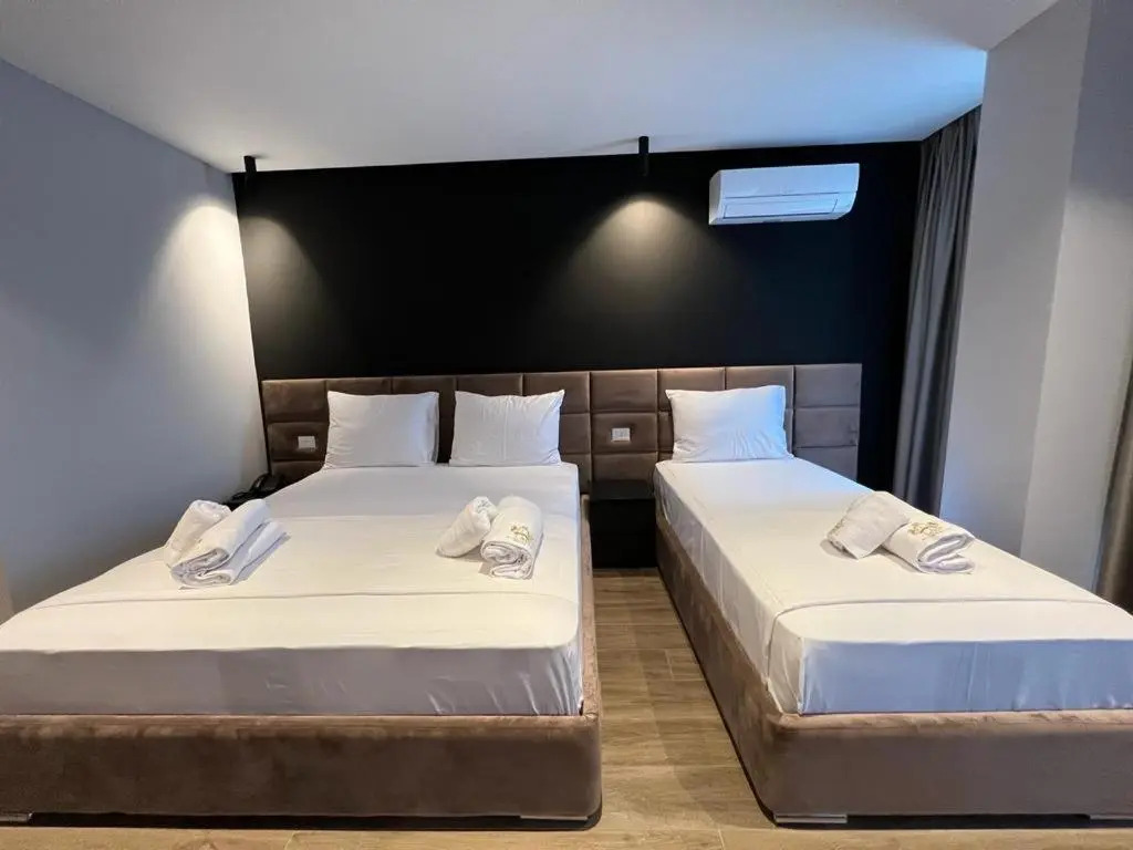 Leon Hotel