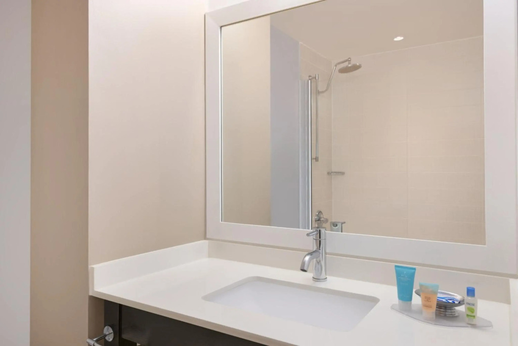 Courtyard by Marriott New York JFK Airport