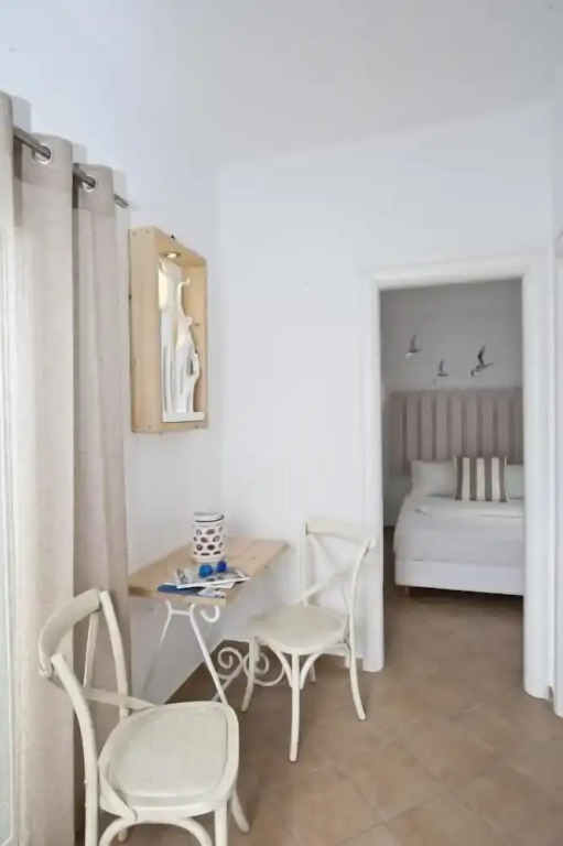 YL Suites