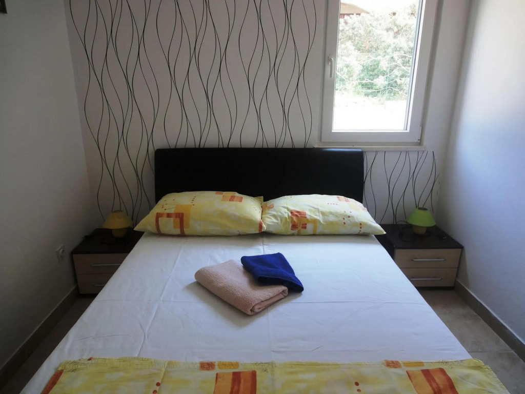 Elizabet - great location & close to the beach - A2(2+2)