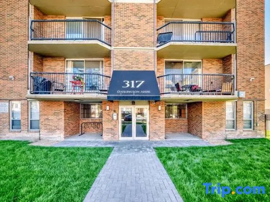 Urban Downtown Condo with Panoramic Views