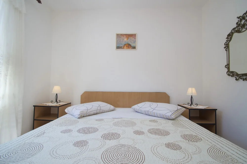 Seafront Apartment Dana