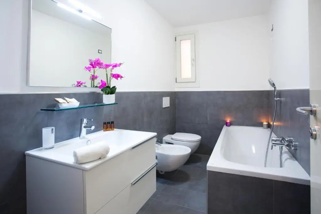 Apartment 5 - Overlooking Isola Comacina. Spacious Living Ideal For Families Of Up To 10