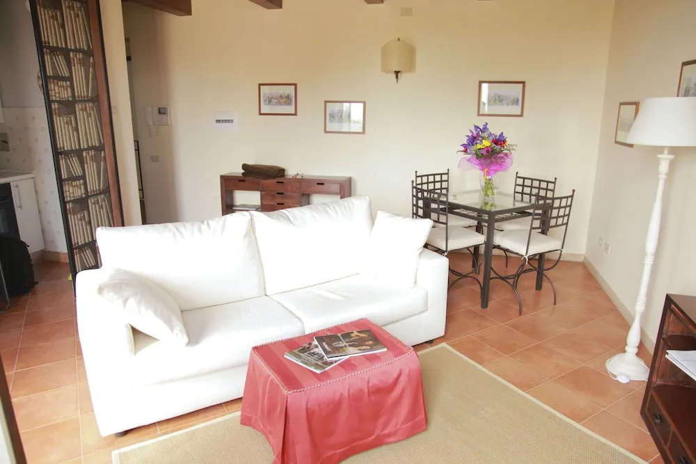 Casale DI Tormaggiore Villa And Country Suites