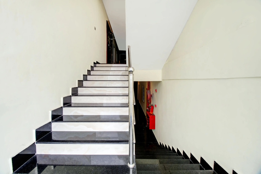 Super Hotel O Murali Nagar Near NAD Junction