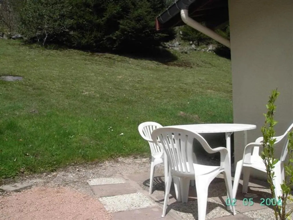Chalet cosy en bordure de forêt avec wifi, terrasse et équipements complets à Rochesson - FR-1-589-235