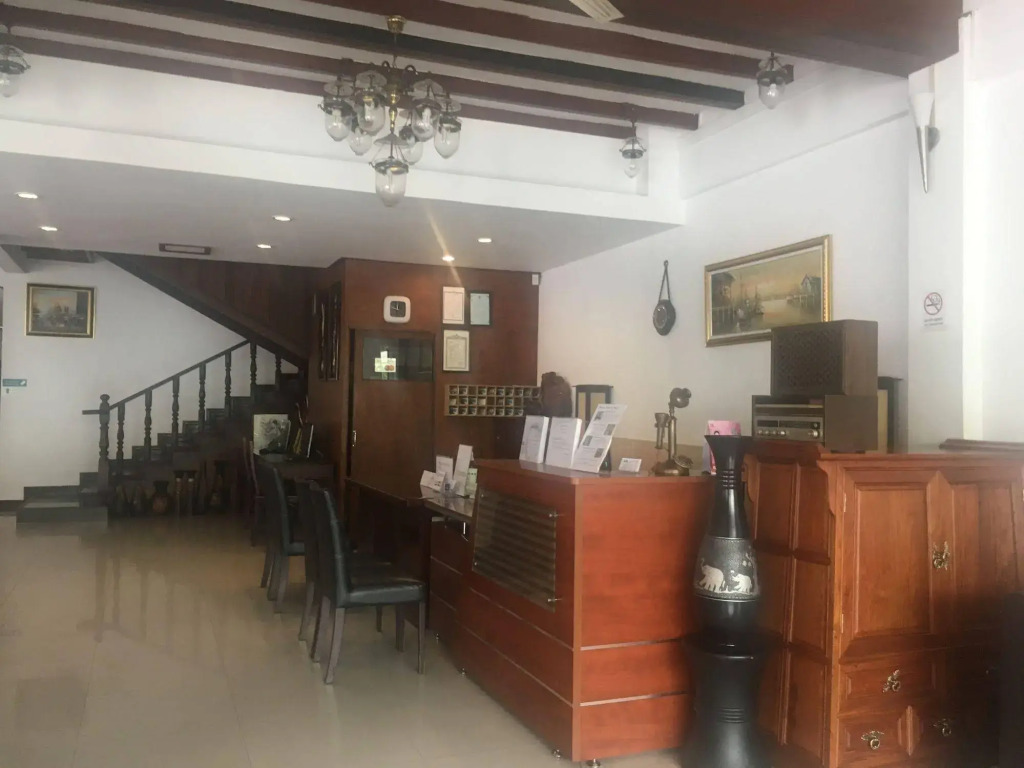 AV Hotel