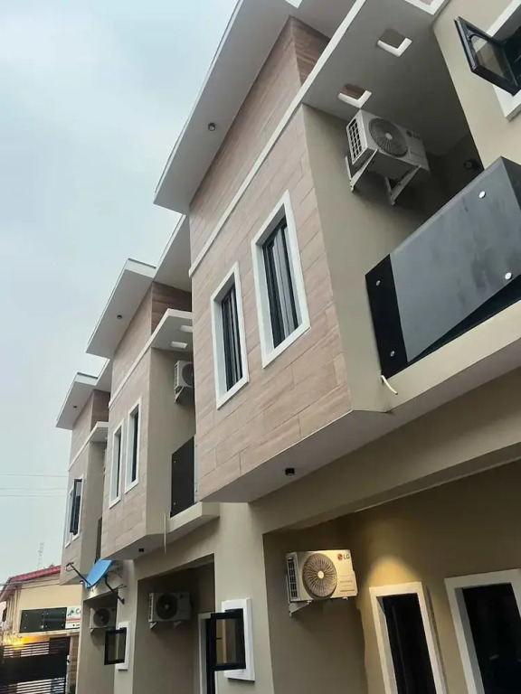 Joyzy Haven Luxury Service Apartment