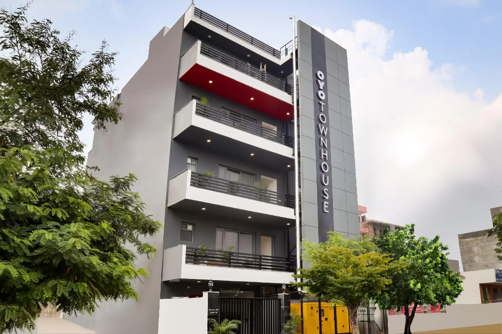 OYO Townhouse 186, Sec 46, Gurgaon