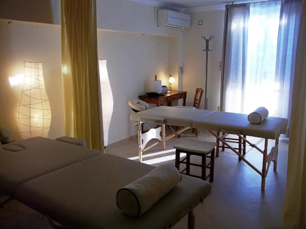 Aneroussa Beach Hotel