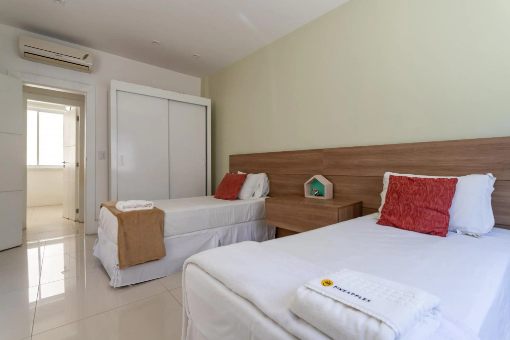 Pineapples SL1001 - Luxuoso apartamento à uma quadra da praia de Copacabana