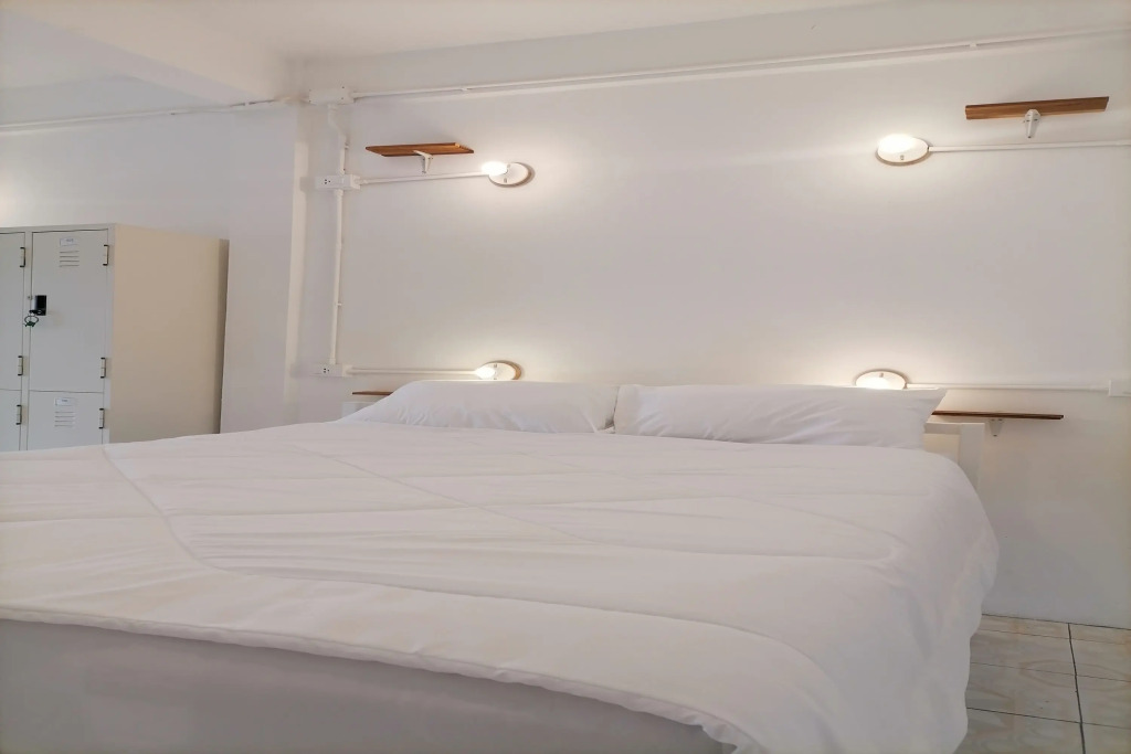 8 SLEEPER STREET Guesthouse