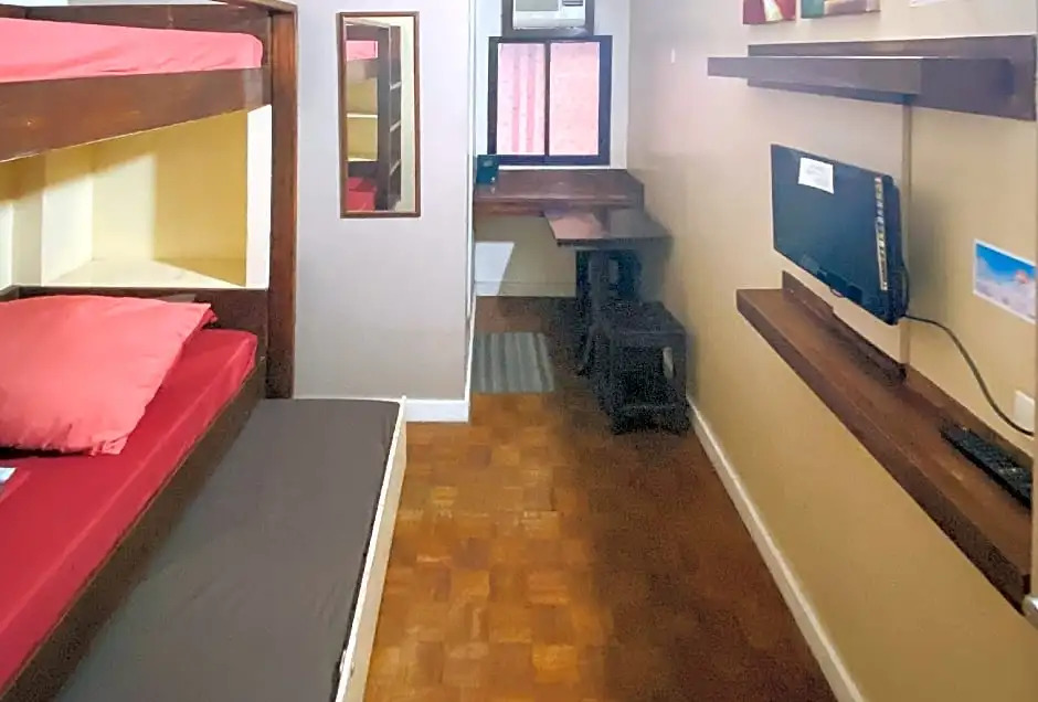 RedDoorz @ Sukitel Budget Hotel Nasugbu