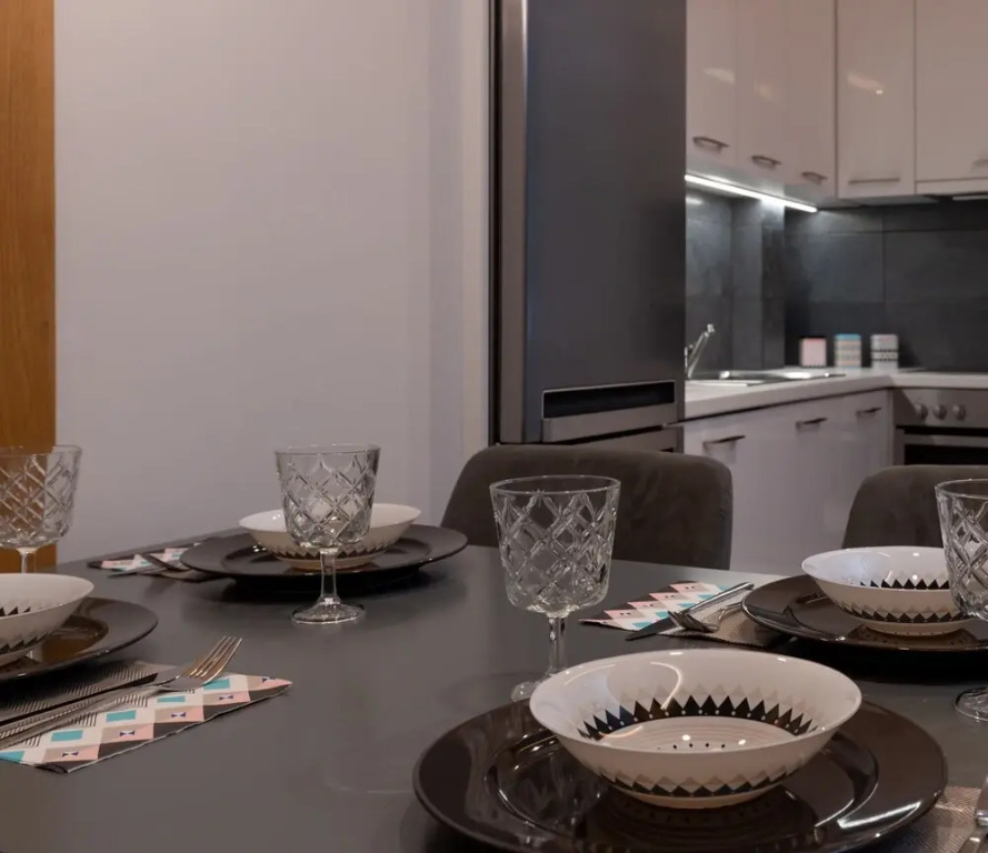 101m² Renovated Apartment in Koukaki