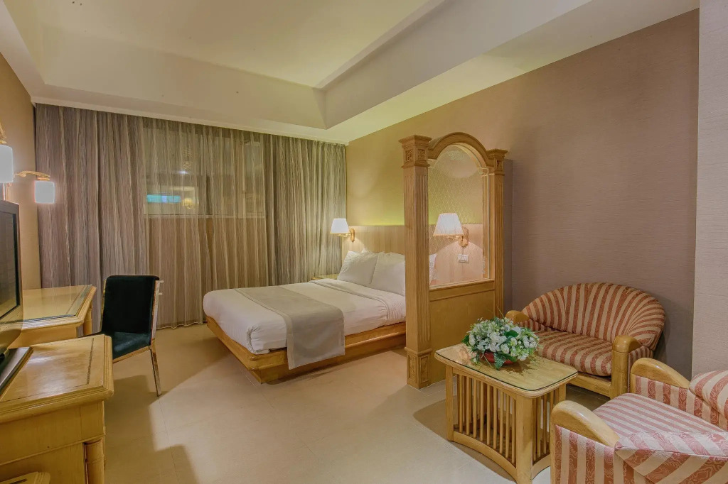 Highness Hotel