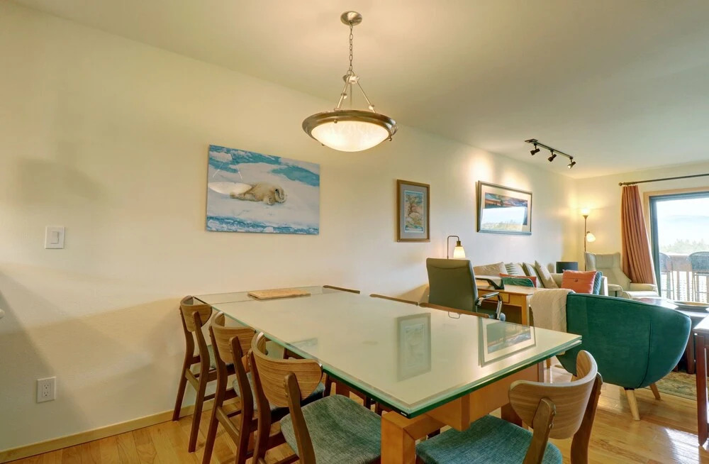 732b Meadow Creek 2 Bedroom Townhouse by RedAwning