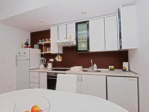 Apartment 1363