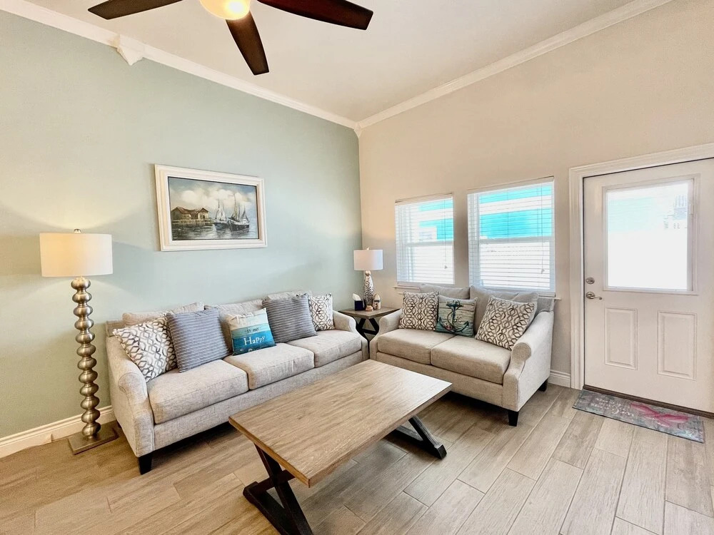 A Wave From It All 2 Bedroom Townhouse by Redawning