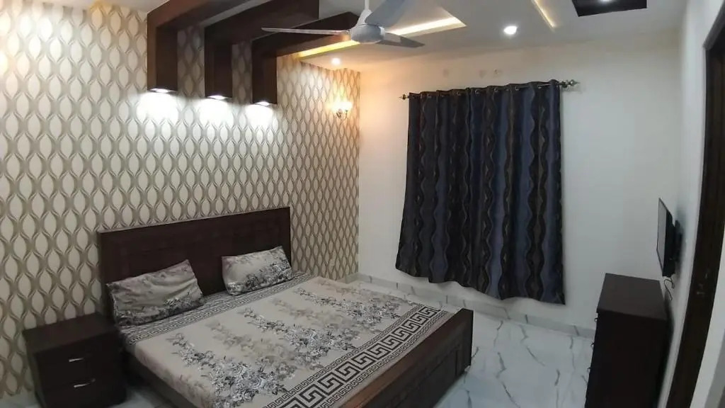 Family Rooms in Johar Town