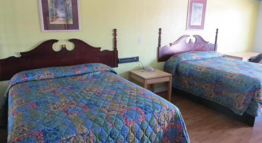 Mustang Inn and Suites
