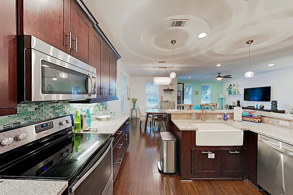 New Listing! #bestvacationever: Beachside Getaway 4 Bedroom Home