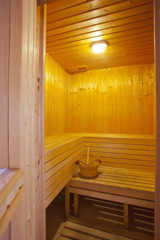 Almond Business Hotel