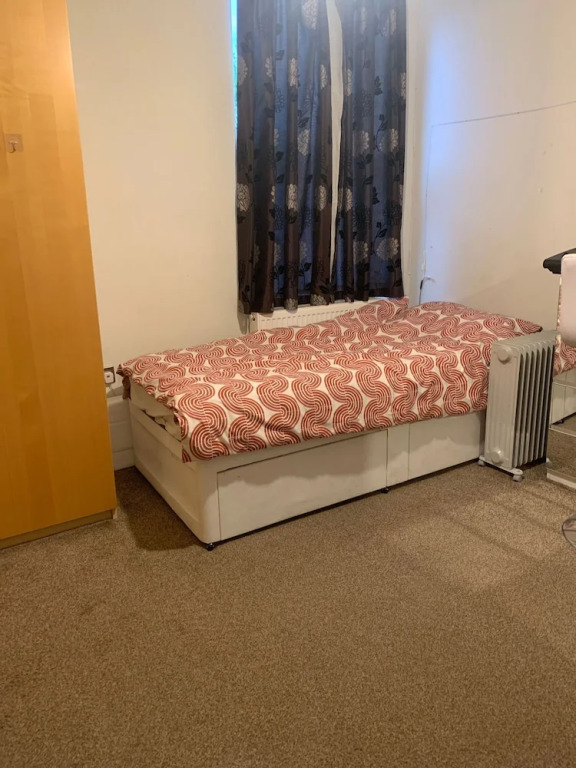 Room-en Suite Room, Finchley, London