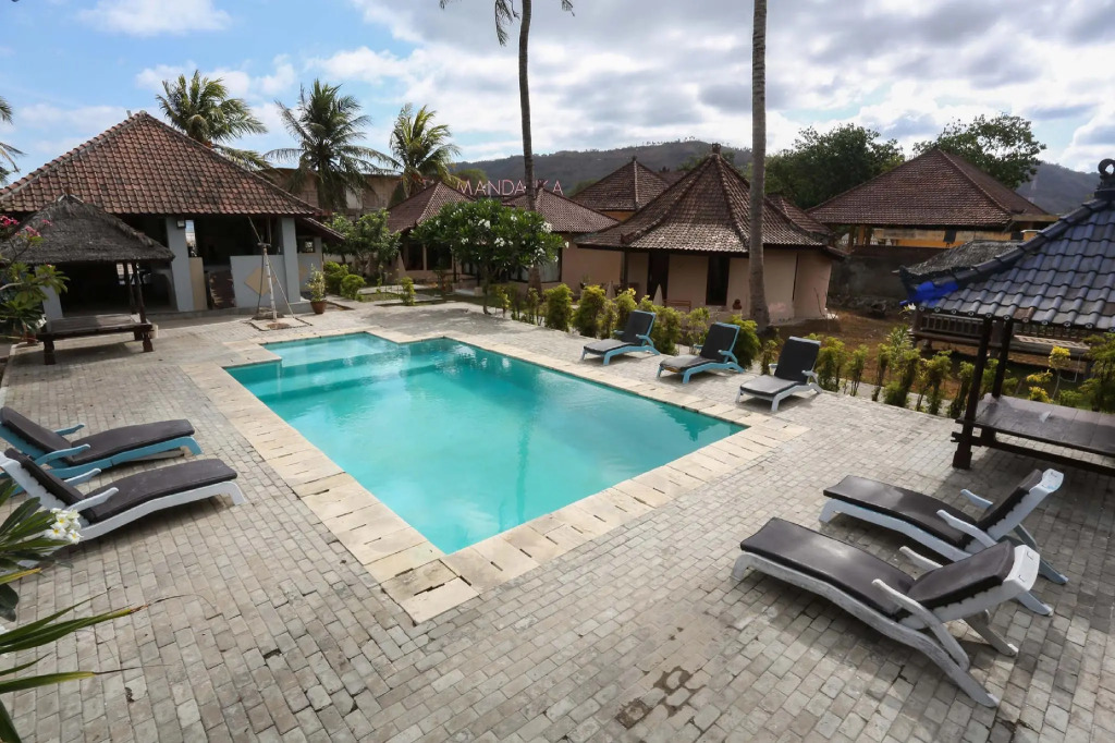 OYO 1651 Purnama Beach Hotel