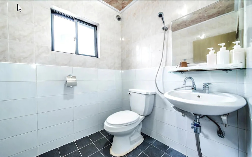 San Juk Guest House - Hostel