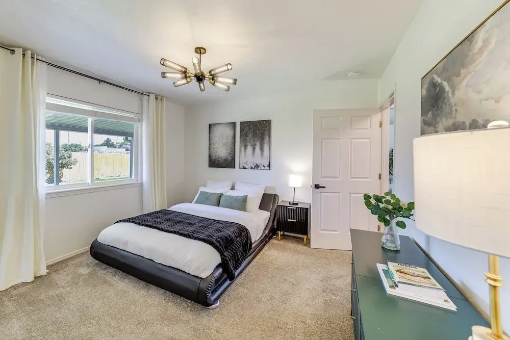 7 Mi to Dtwn: Charming Retreat w/ Yard in Boise