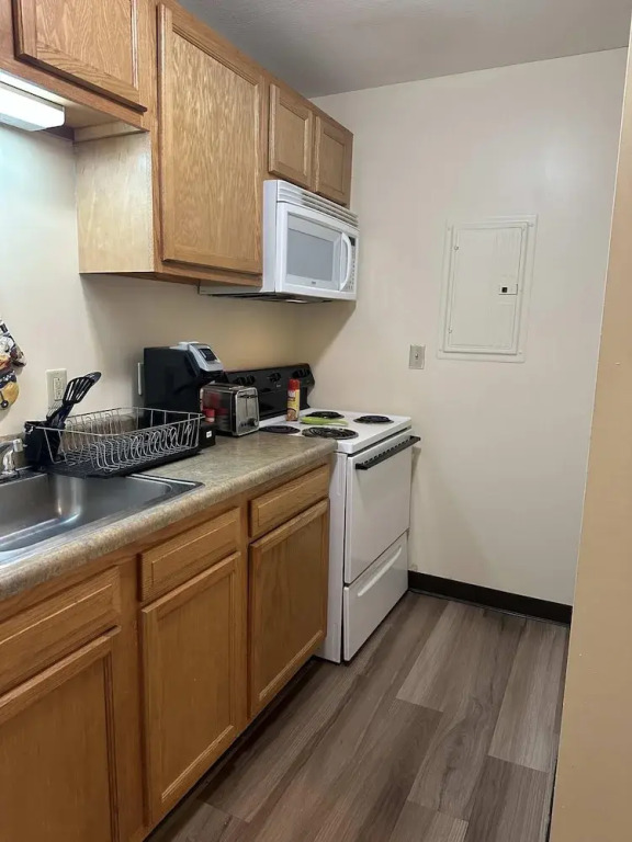 2 Bedroom Downtown Apt Walkable Safe Clean