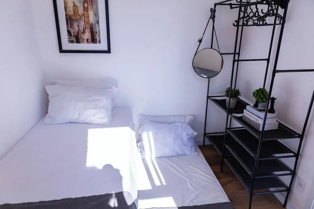 Apt 2 quartos com AC e academia Butantã