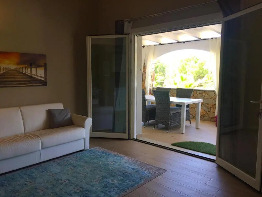 RESIDENCE ELEGANCE ville ed appartamenti a Porto Pino