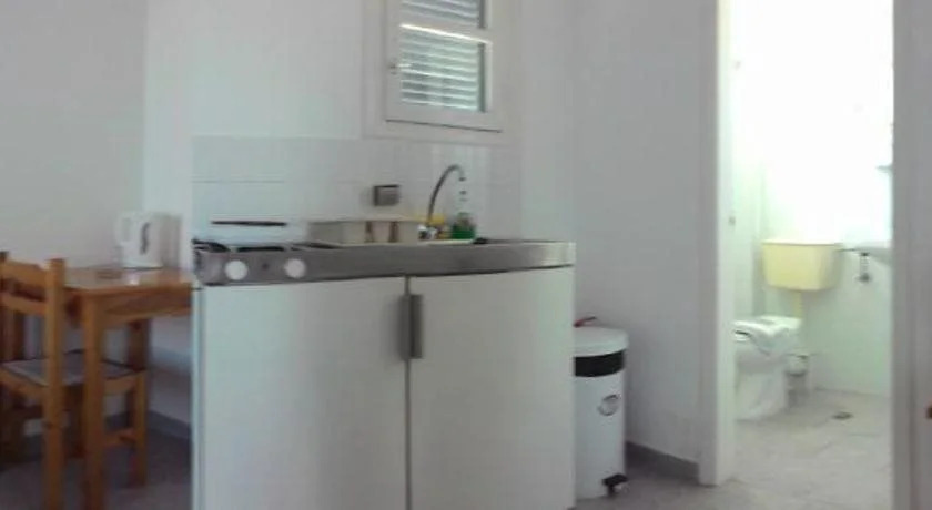 Lazino Studios and Apartments
