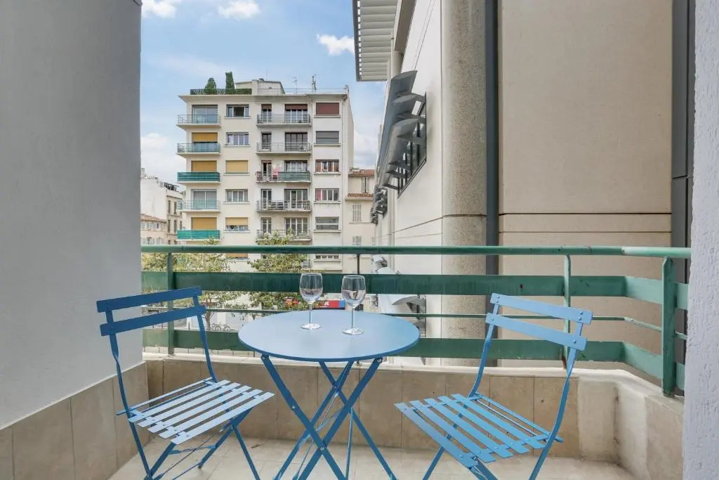 Magnifique T5 (12pers) 129m²-Climatisé-Vieux-Port