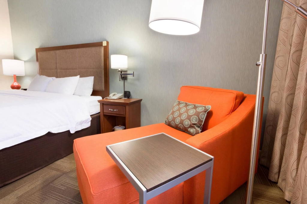Spark by Hilton St Louis Southwest