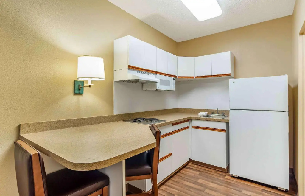 Studio 6 Extended Stay Chicago Vernon Hills Lincolnshire IL