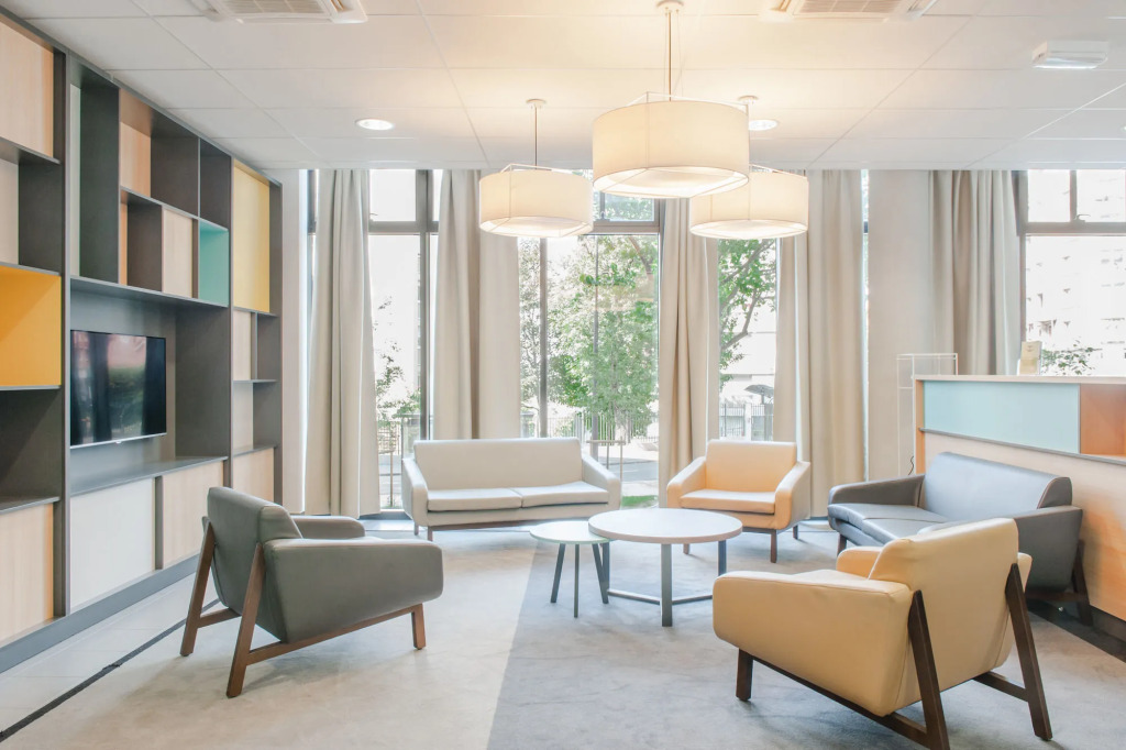 B&B HOTEL Paris Porte des Lilas