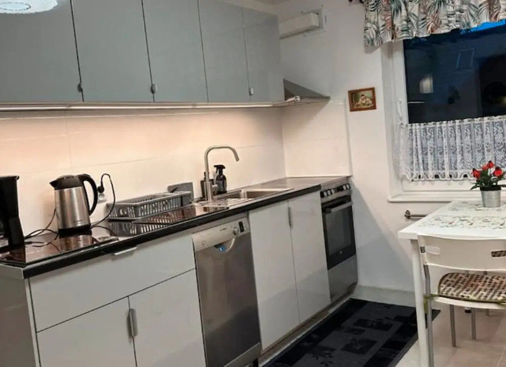 Large Holiday Home With a Garden, Lubiatowo