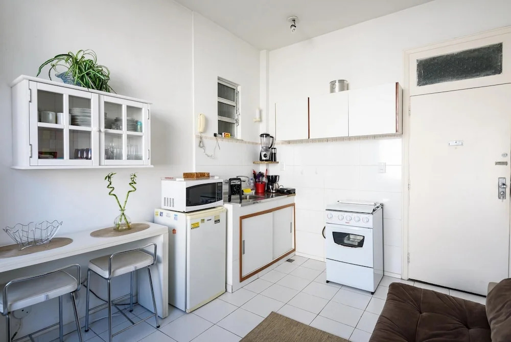 Comfort in Ipanema 2 Blocks From the Beach Vp604