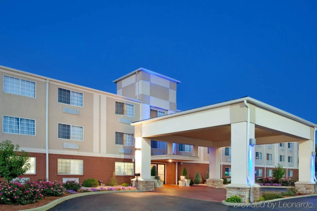 Holiday Inn Express Hotel & Suites Wabash by IHG