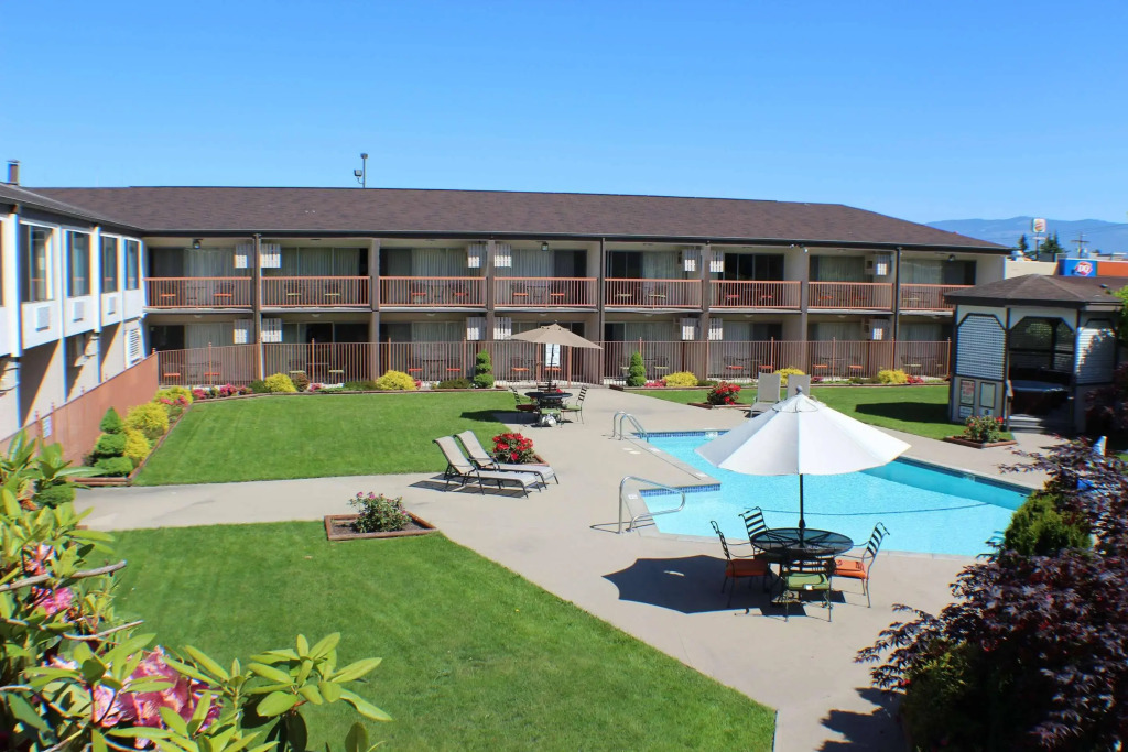 Clarion Pointe Mount Vernon - Burlington