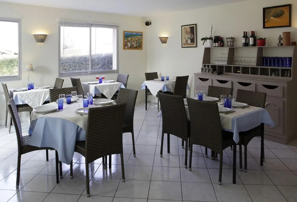 Hôtel Restaurant La Voile Bleue