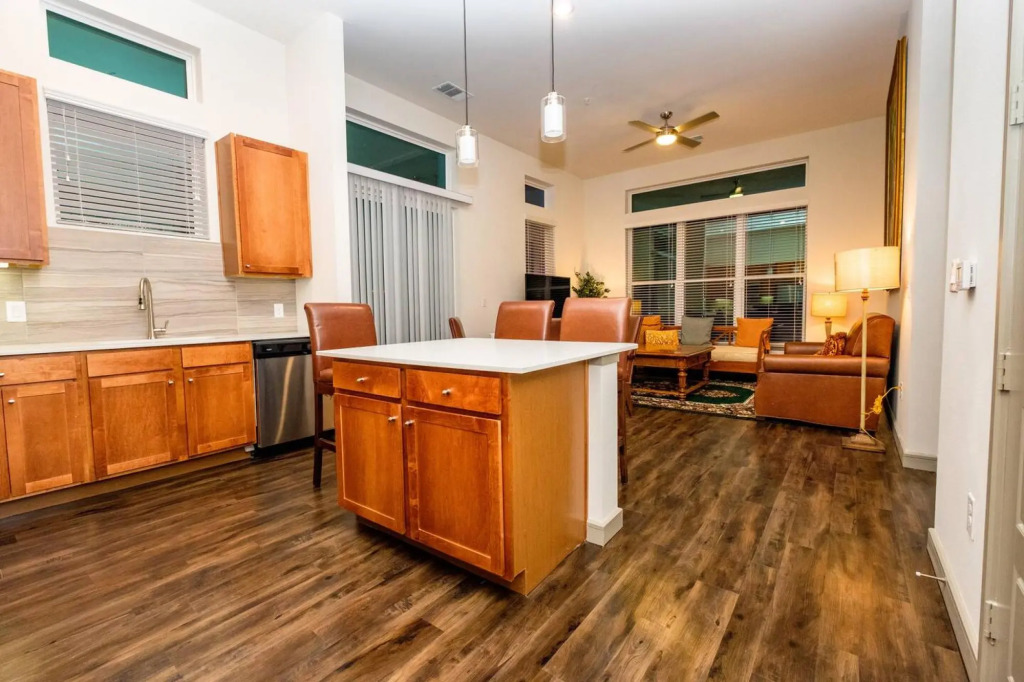 Huge Condo Great Price I Downtown Houston