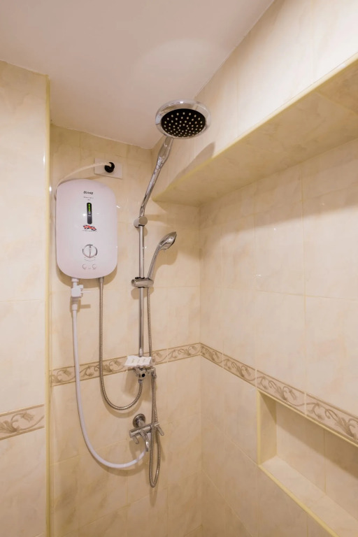 OYO 419 La Scala Residences